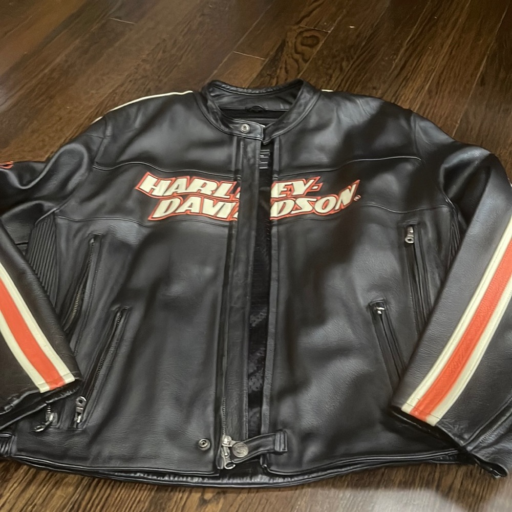 Harley Davidson leather heavy riding jacket XL like new worn once then sold bike